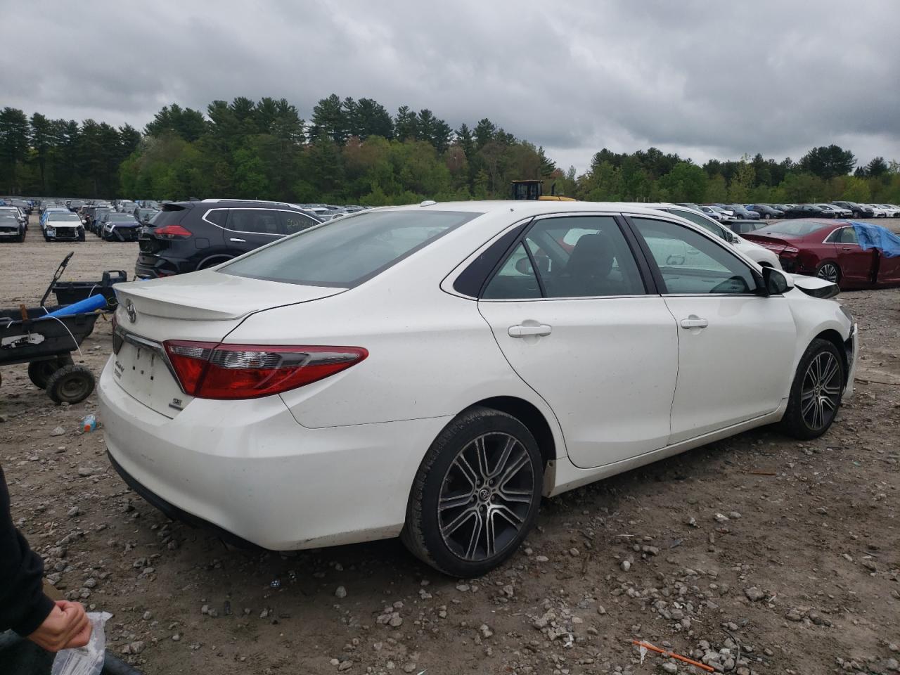 Photo 2 VIN: 4T1BF1FKXGU564338 - TOYOTA CAMRY 