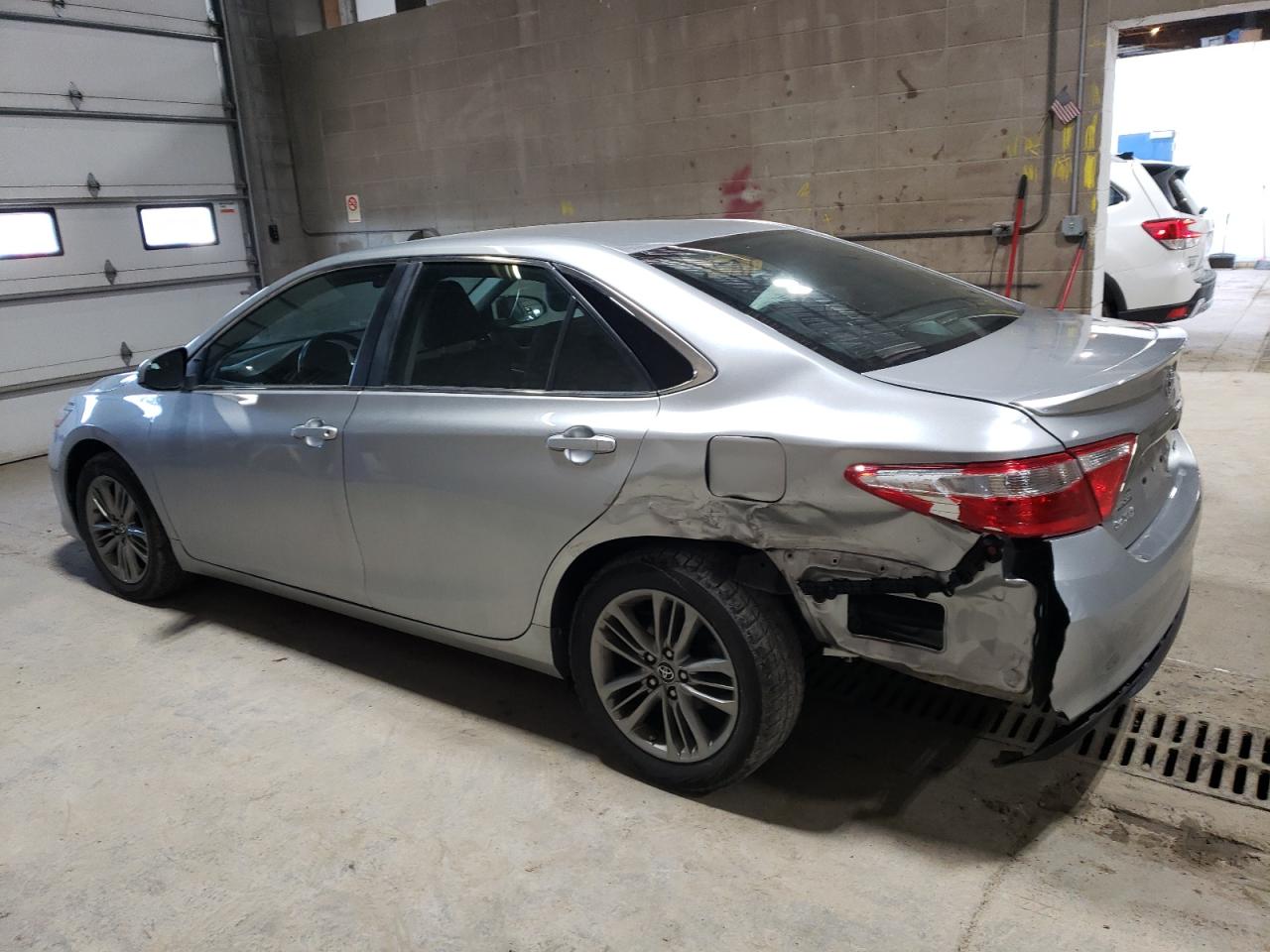 Photo 1 VIN: 4T1BF1FKXGU612758 - TOYOTA CAMRY 