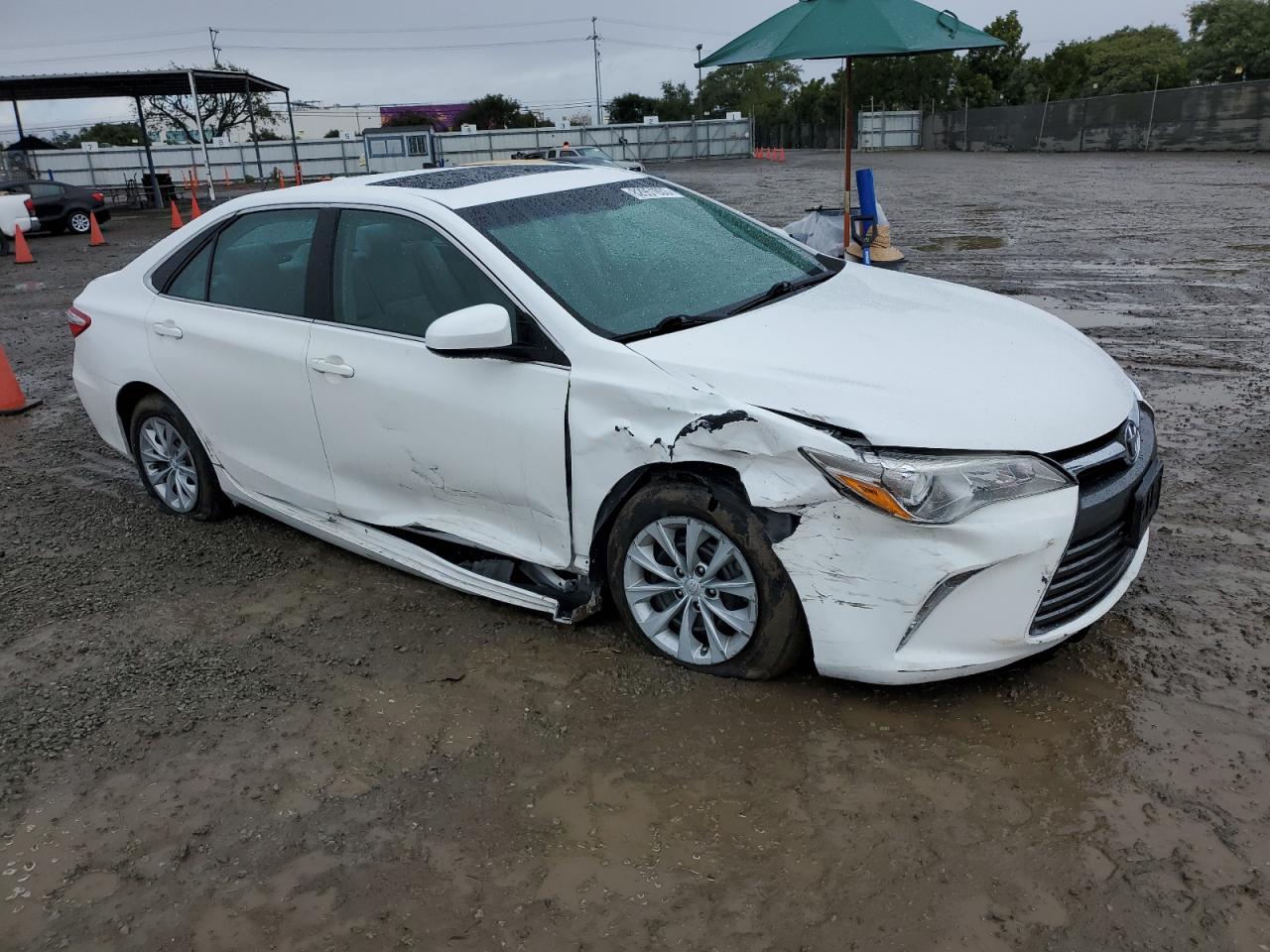 Photo 3 VIN: 4T1BF1FKXHU366747 - TOYOTA CAMRY 