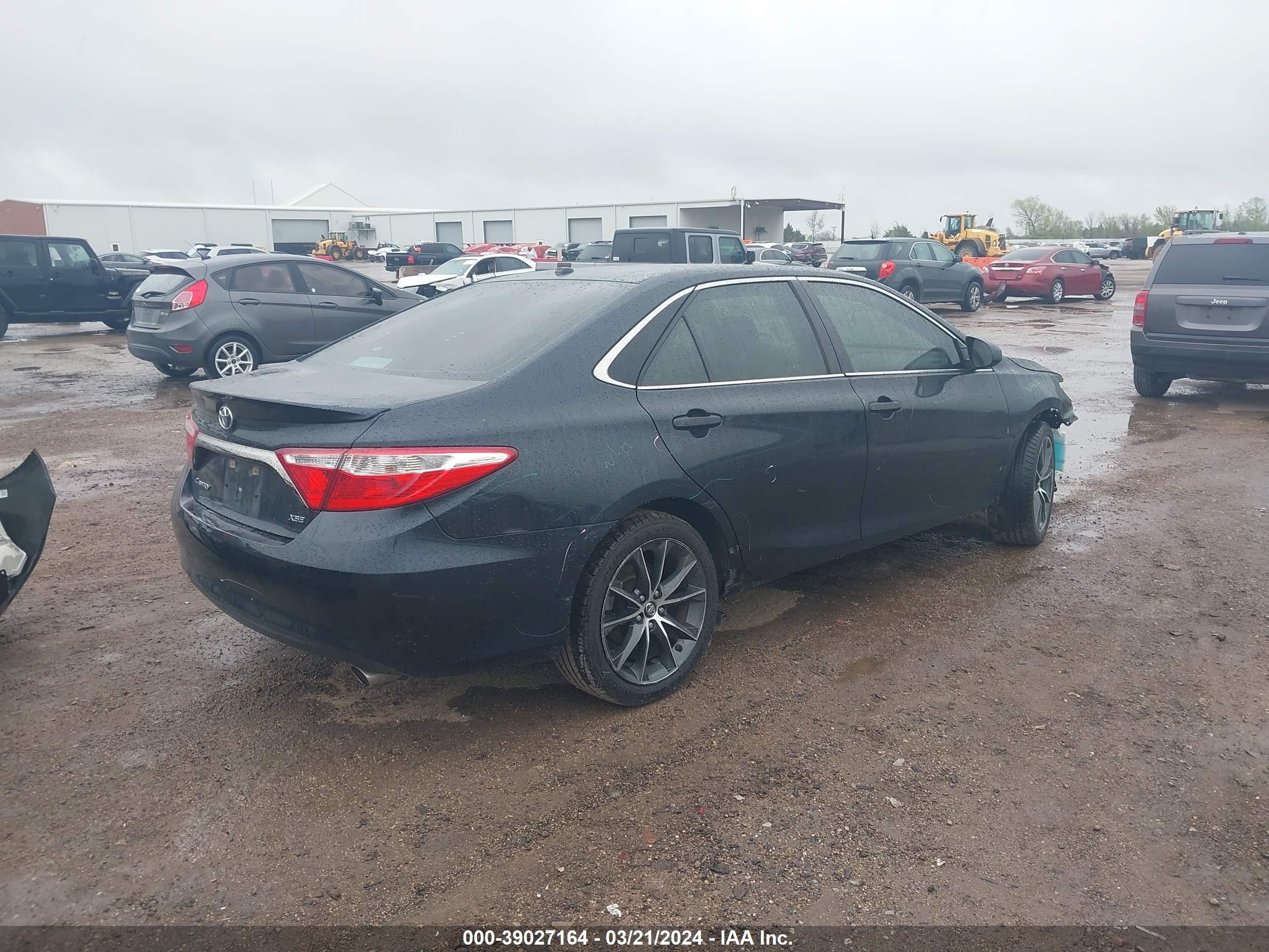 Photo 3 VIN: 4T1BF1FKXHU425862 - TOYOTA CAMRY 