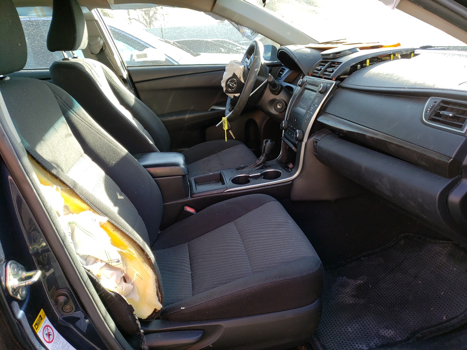 Photo 4 VIN: 4T1BF1FKXHU705927 - TOYOTA CAMRY LE 