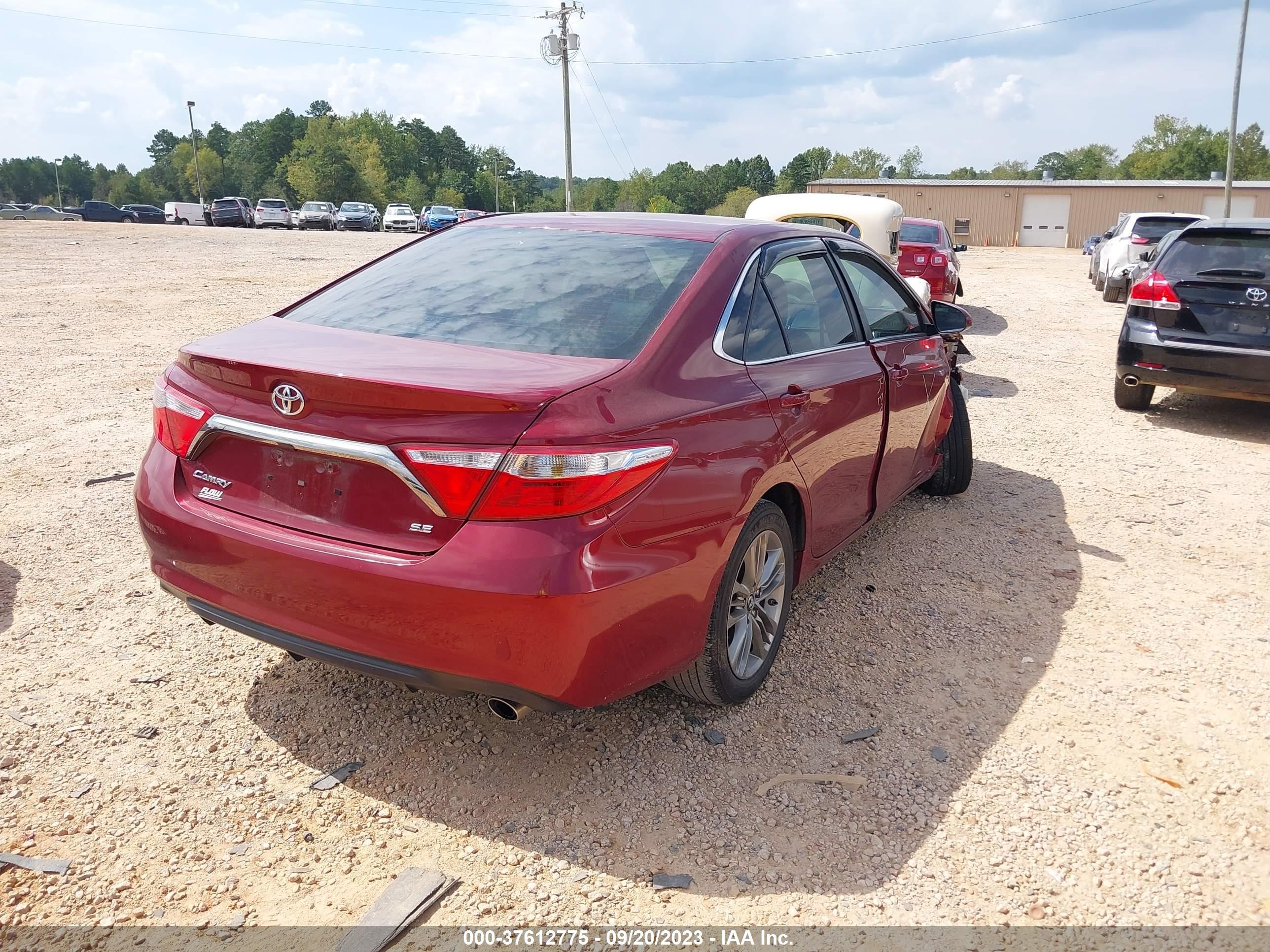 Photo 3 VIN: 4T1BF1FKXHU793278 - TOYOTA CAMRY 