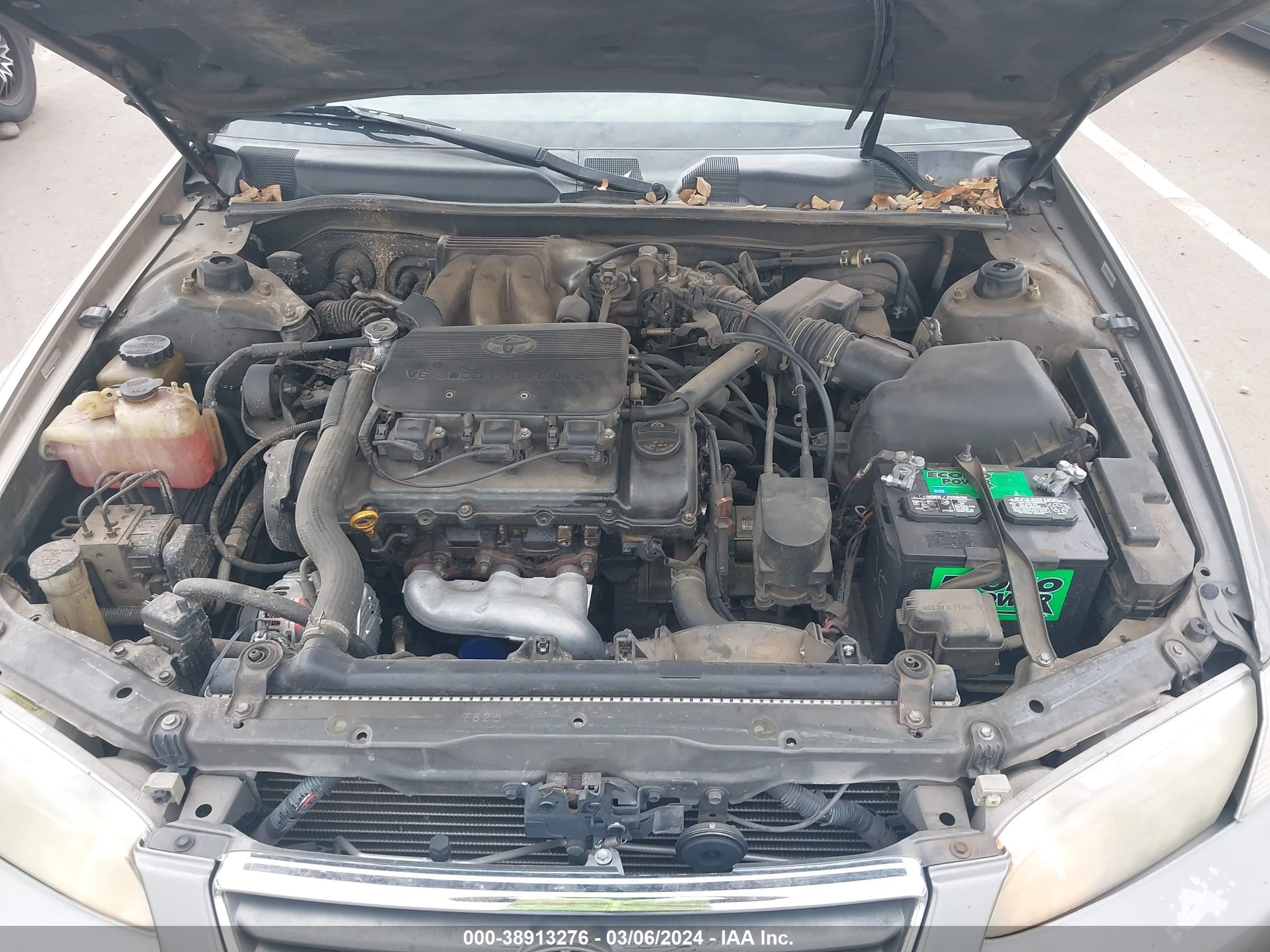 Photo 9 VIN: 4T1BF22K0YU108054 - TOYOTA CAMRY 