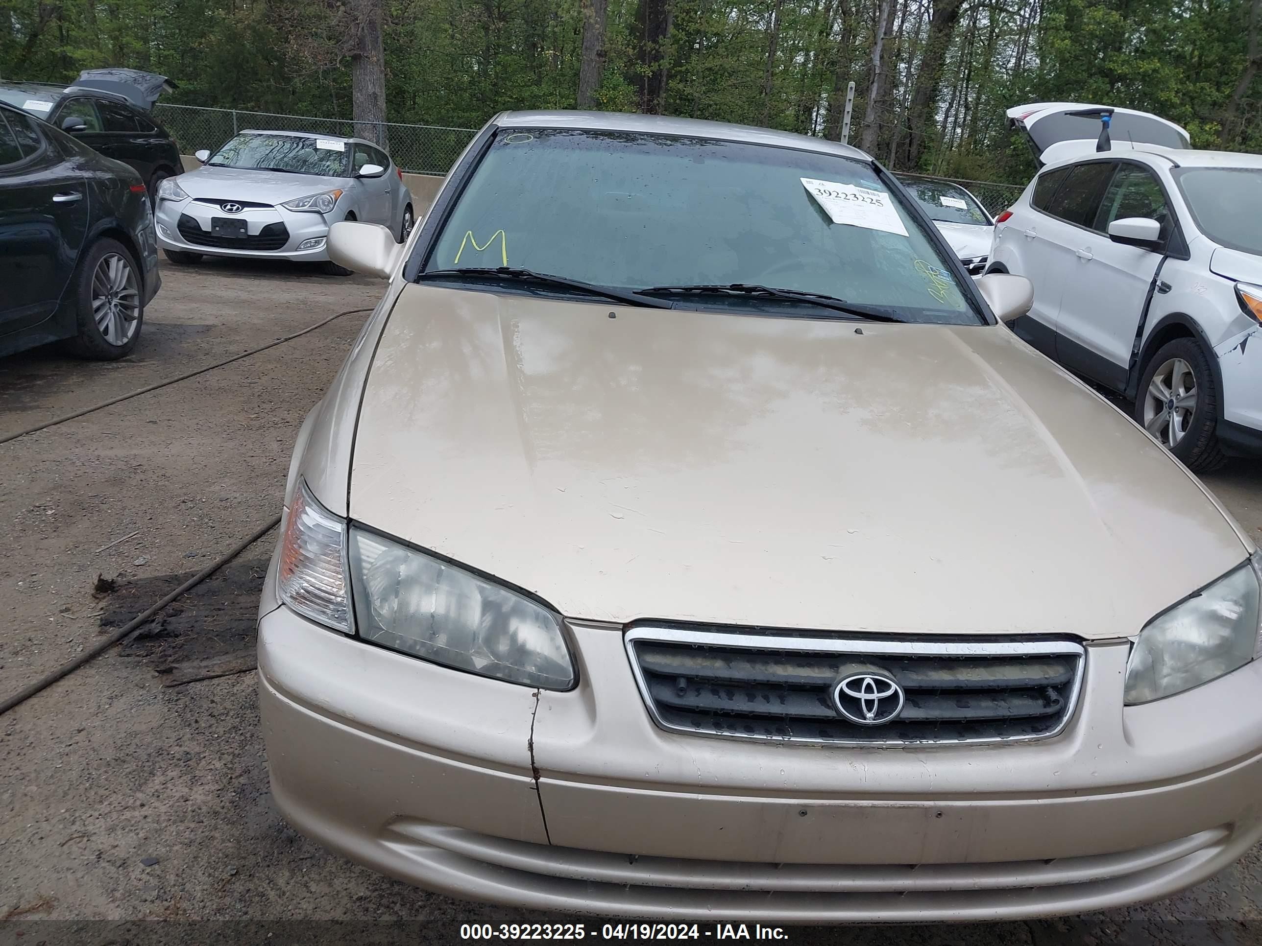 Photo 11 VIN: 4T1BF22K0YU109950 - TOYOTA CAMRY 