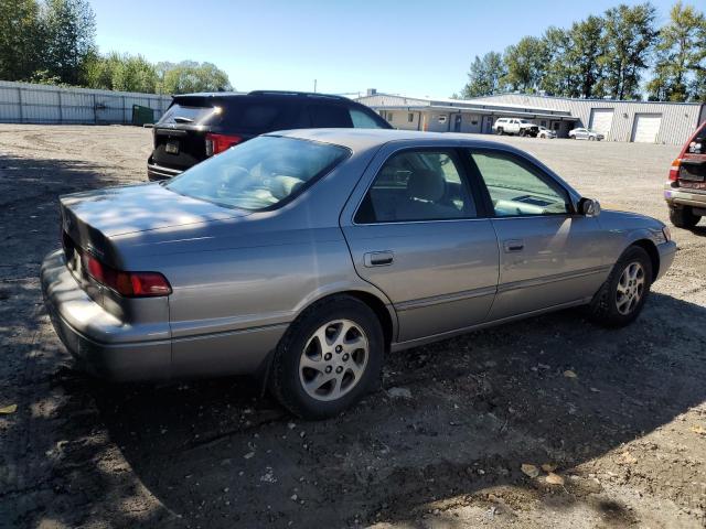 Photo 2 VIN: 4T1BF22K1VU037717 - TOYOTA CAMRY CE 