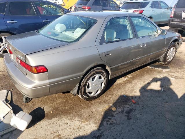 Photo 2 VIN: 4T1BF22K1VU038737 - TOYOTA CAMRY CE 