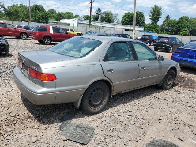 Photo 2 VIN: 4T1BF22K1YU099400 - TOYOTA CAMRY 