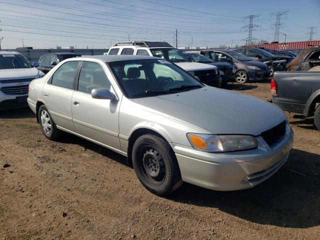 Photo 3 VIN: 4T1BF22K1YU114140 - TOYOTA CAMRY LE 