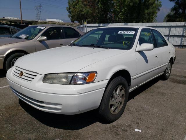 Photo 1 VIN: 4T1BF22K2VU902145 - TOYOTA CAMRY CE 