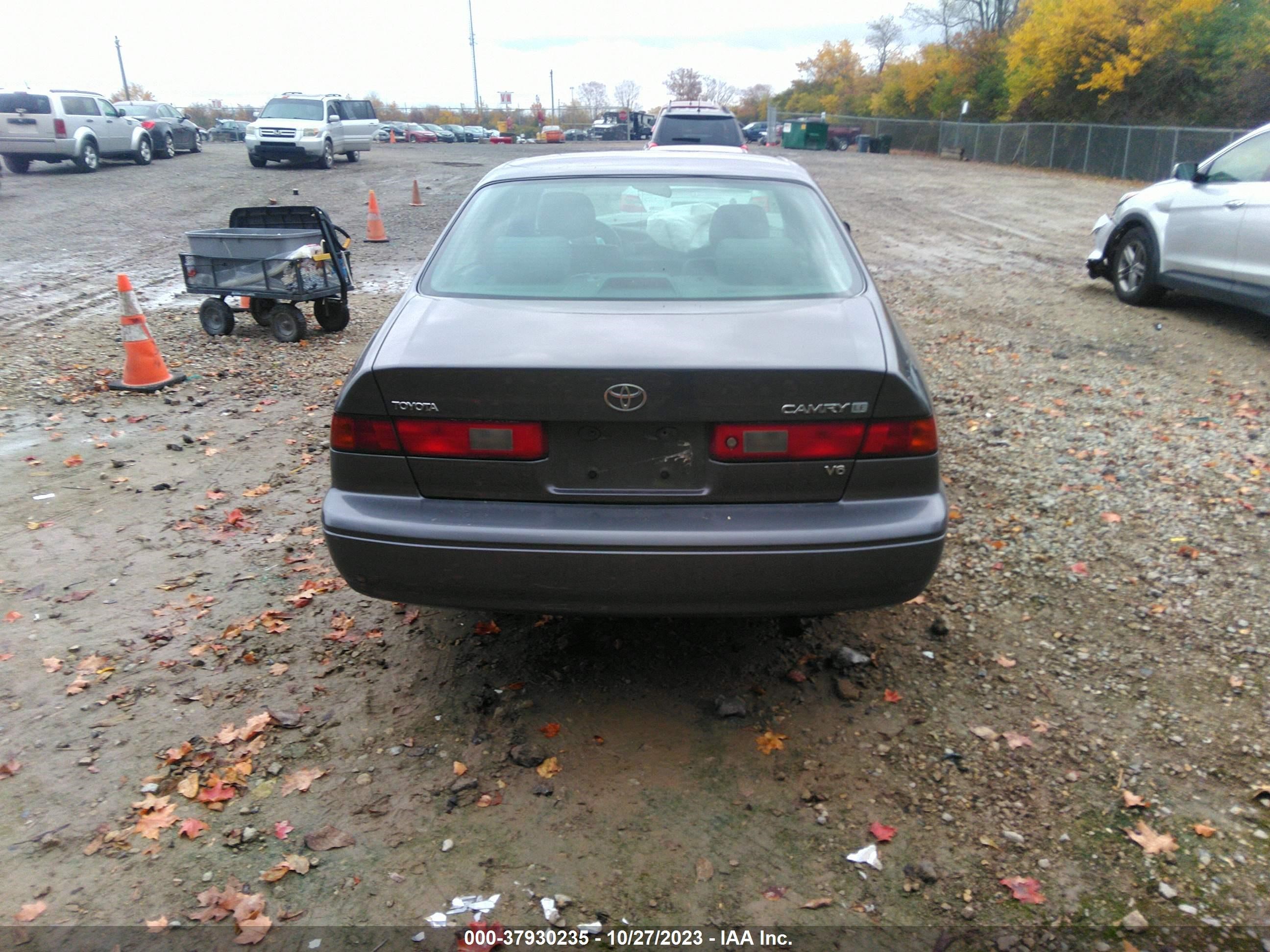 Photo 15 VIN: 4T1BF22K2WU050915 - TOYOTA CAMRY 