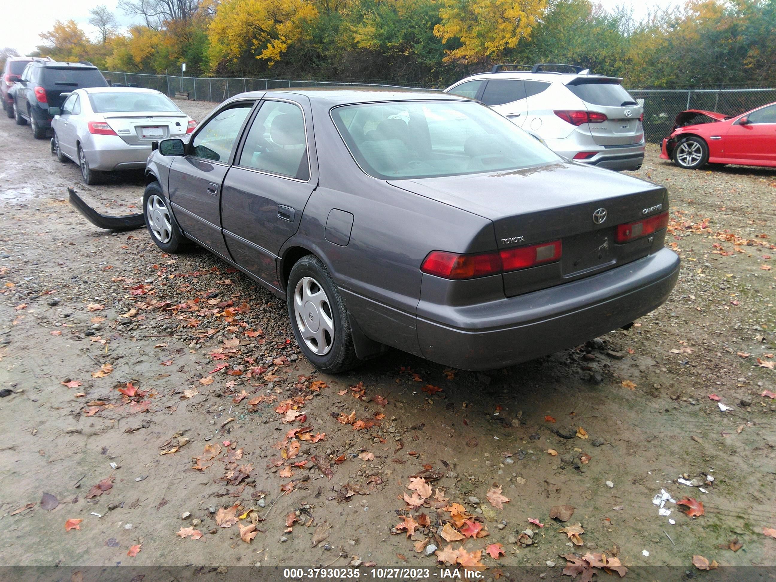 Photo 2 VIN: 4T1BF22K2WU050915 - TOYOTA CAMRY 