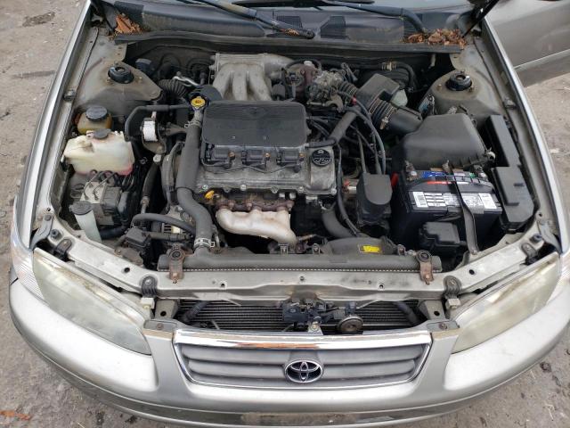 Photo 10 VIN: 4T1BF22K2YU094240 - TOYOTA CAMRY 