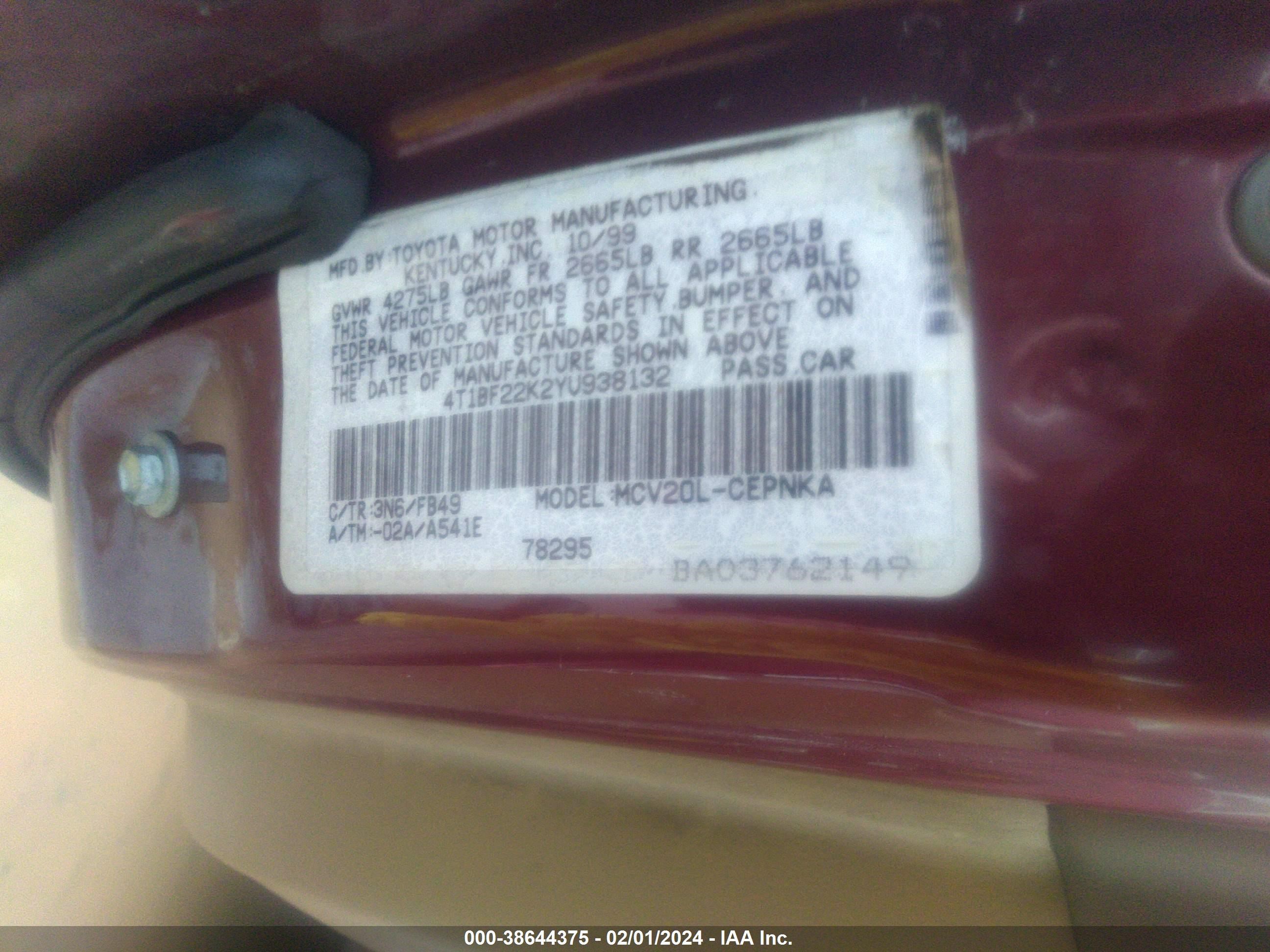 Photo 8 VIN: 4T1BF22K2YU938132 - TOYOTA CAMRY 