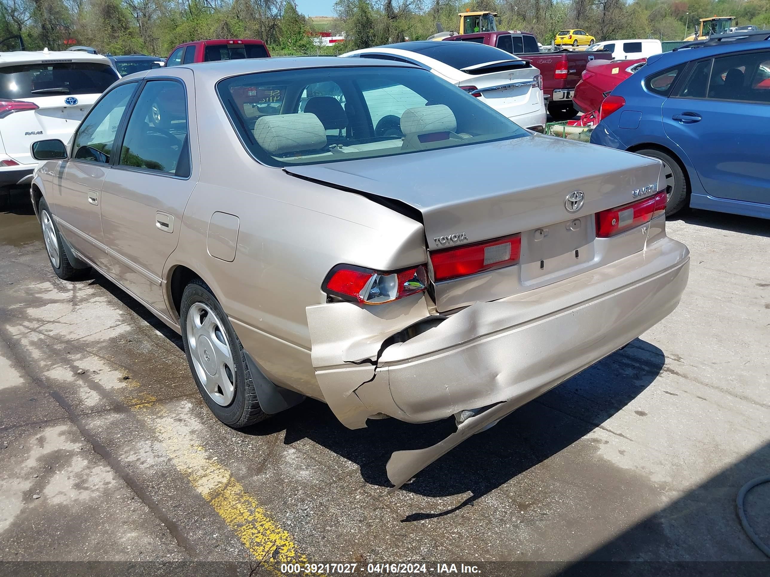 Photo 2 VIN: 4T1BF22K3VU918094 - TOYOTA CAMRY 