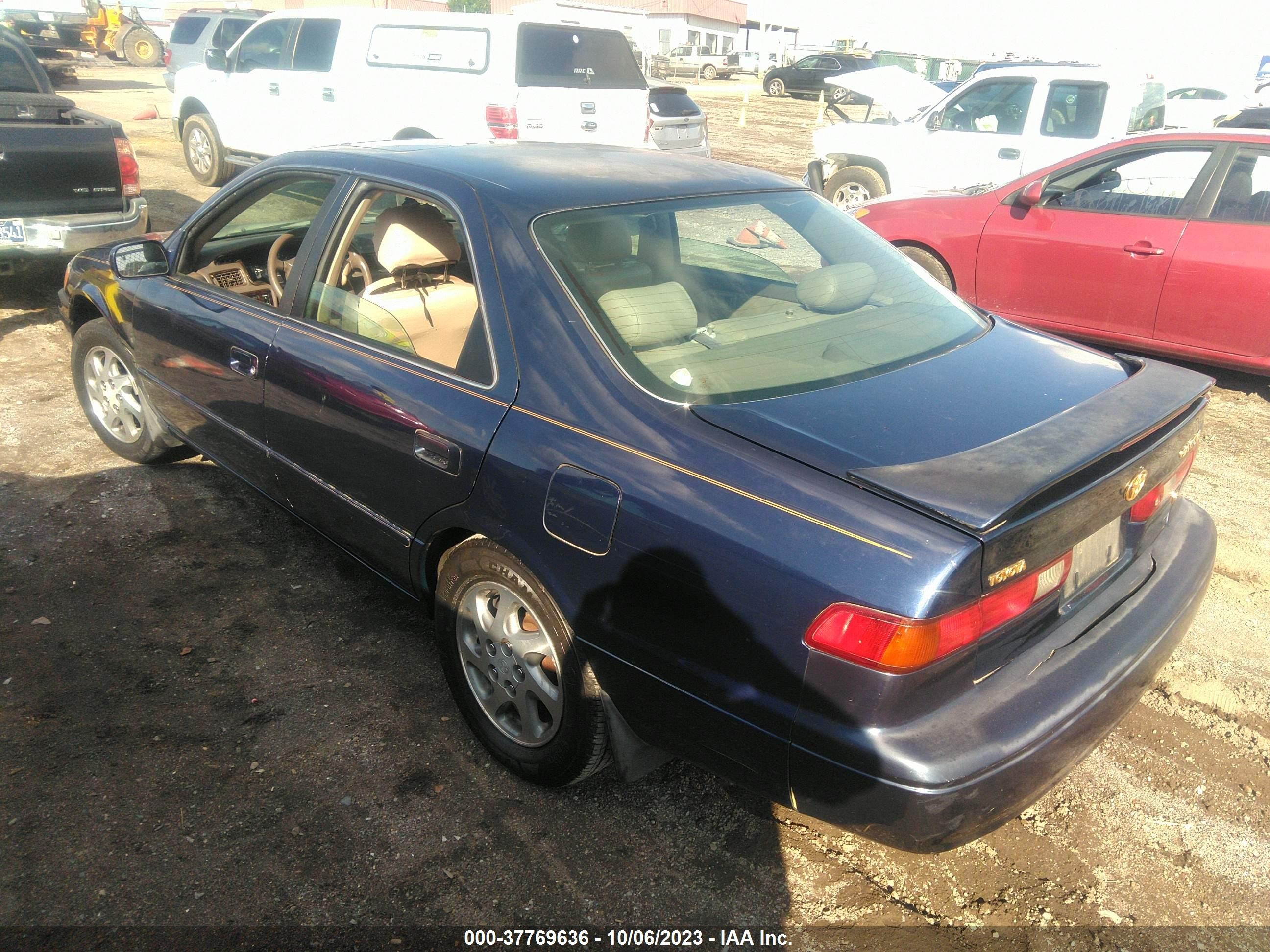 Photo 2 VIN: 4T1BF22K3VU919942 - TOYOTA CAMRY 