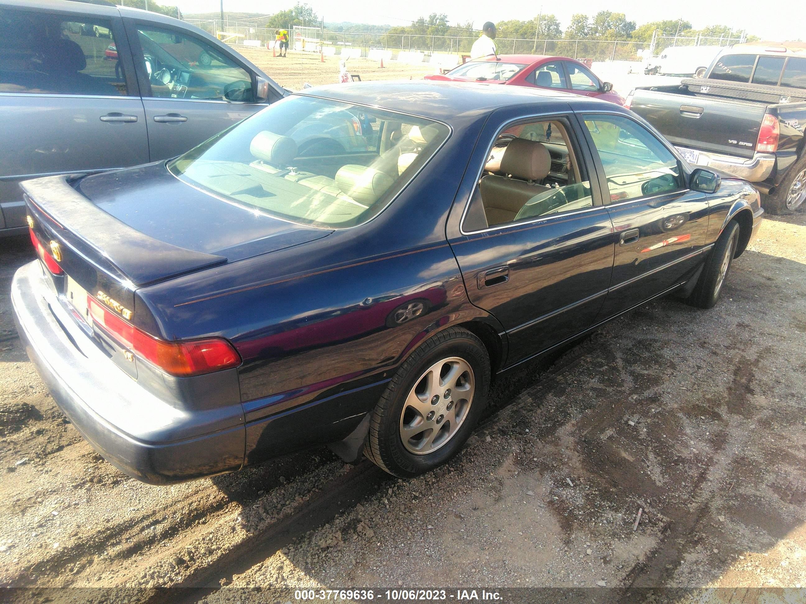 Photo 3 VIN: 4T1BF22K3VU919942 - TOYOTA CAMRY 