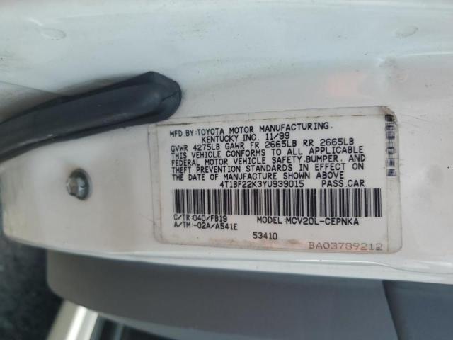 Photo 11 VIN: 4T1BF22K3YU939015 - TOYOTA CAMRY 