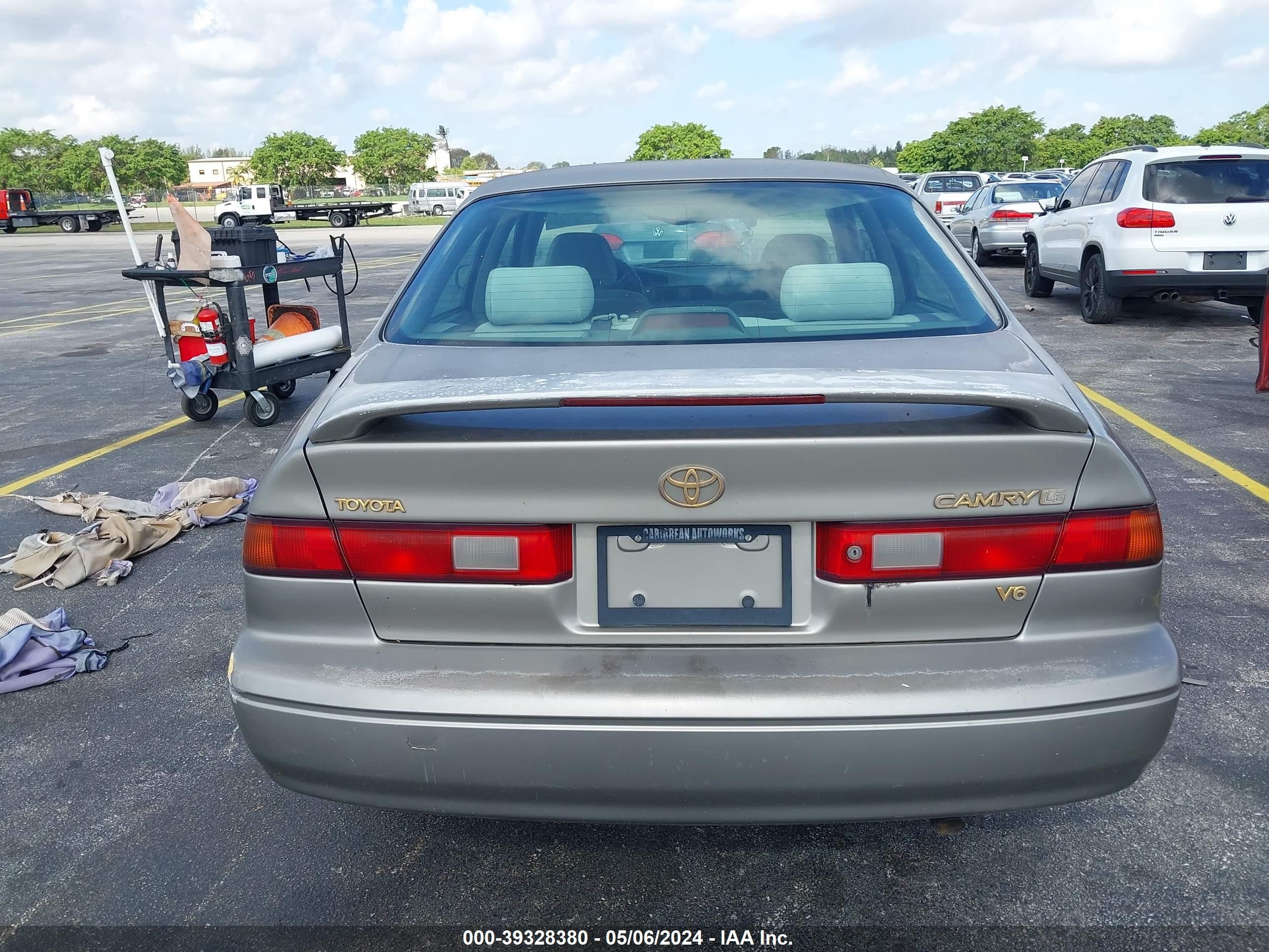 Photo 15 VIN: 4T1BF22K4VU038103 - TOYOTA CAMRY 