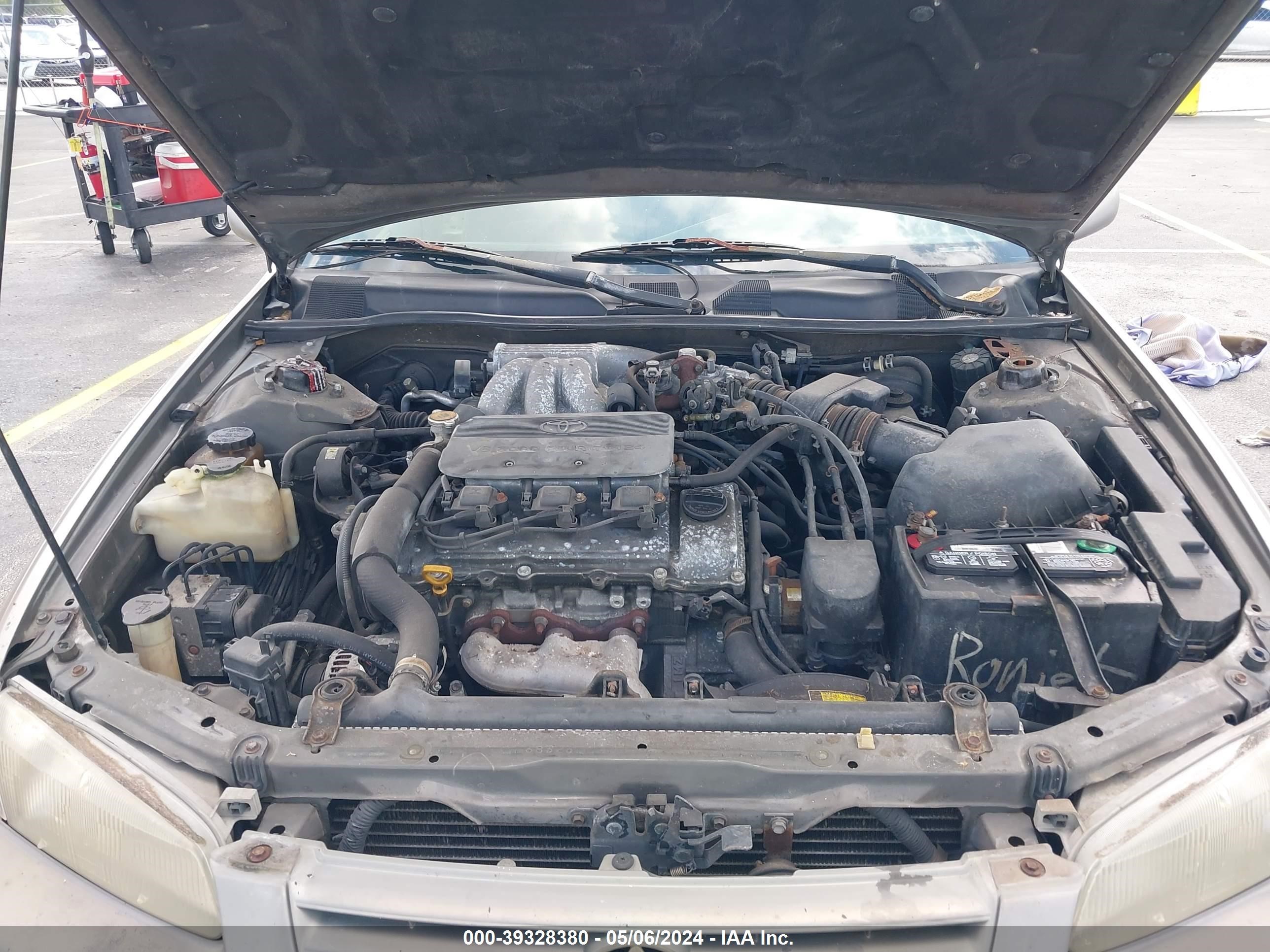 Photo 9 VIN: 4T1BF22K4VU038103 - TOYOTA CAMRY 