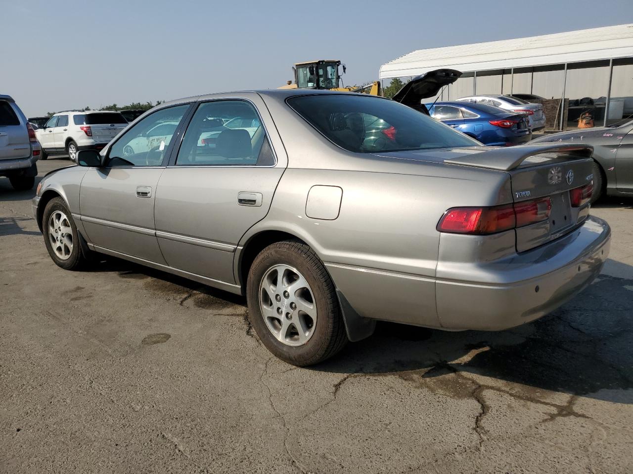 Photo 1 VIN: 4T1BF22K4XU080130 - TOYOTA CAMRY 