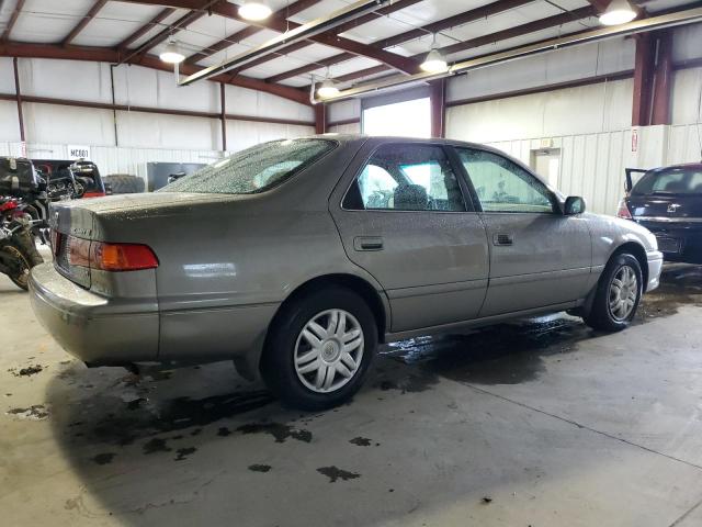 Photo 2 VIN: 4T1BF22K4YU111541 - TOYOTA CAMRY 