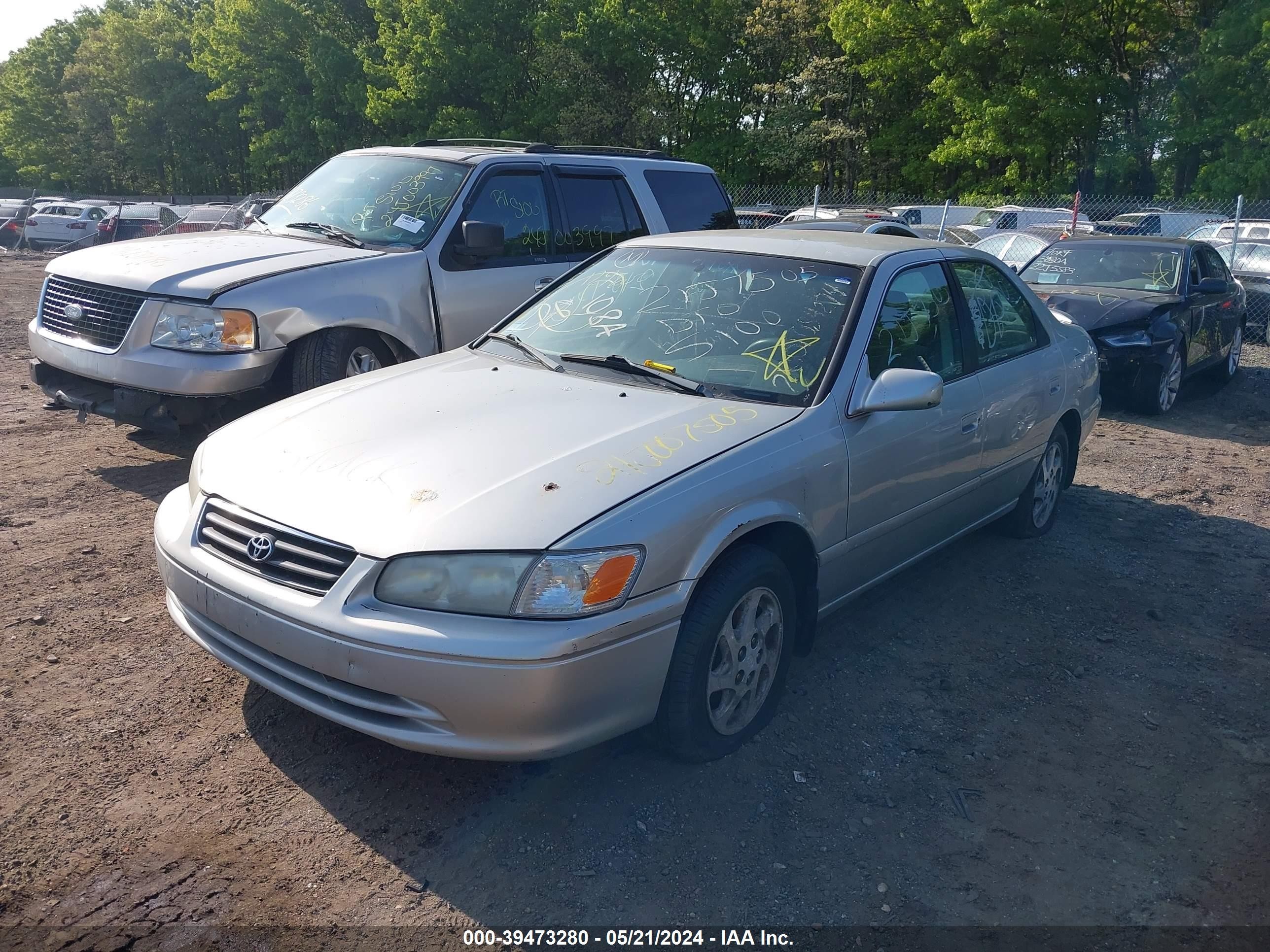 Photo 1 VIN: 4T1BF22K51U126622 - TOYOTA CAMRY 