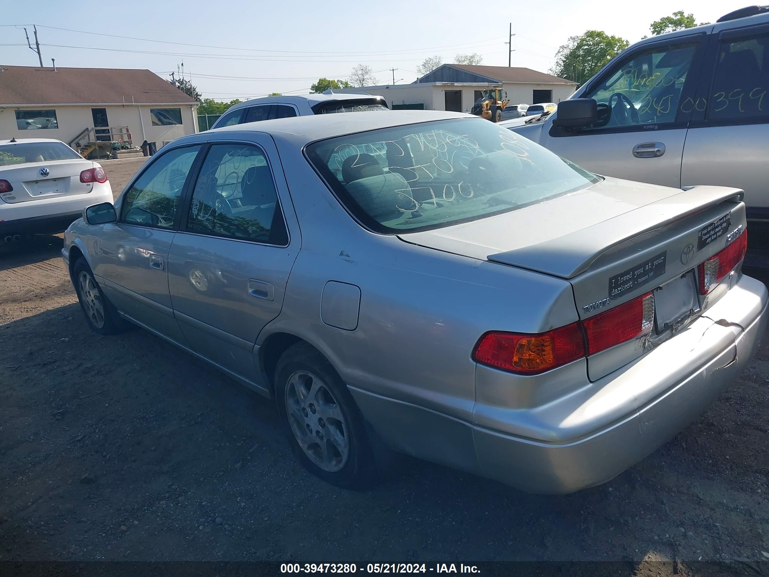 Photo 2 VIN: 4T1BF22K51U126622 - TOYOTA CAMRY 