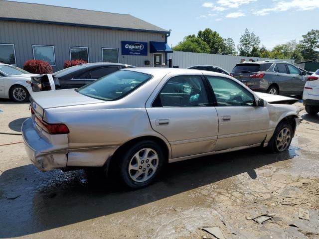 Photo 2 VIN: 4T1BF22K6XU932607 - TOYOTA CAMRY 