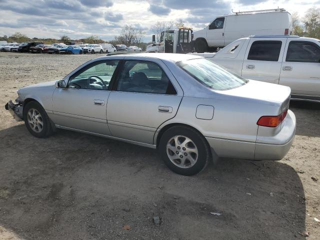 Photo 1 VIN: 4T1BF22K6YU109113 - TOYOTA CAMRY 