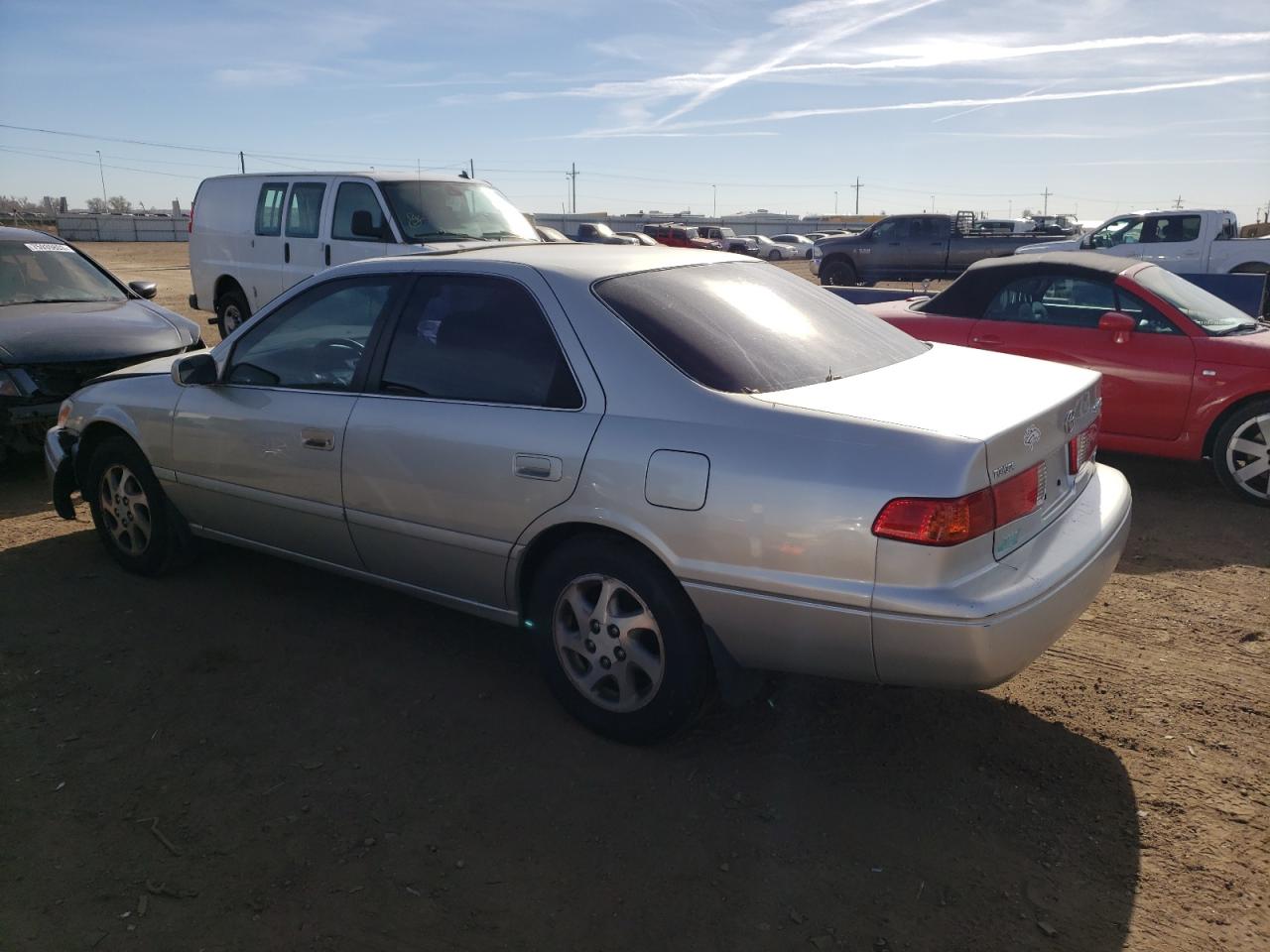 Photo 1 VIN: 4T1BF22K71U965560 - TOYOTA CAMRY 