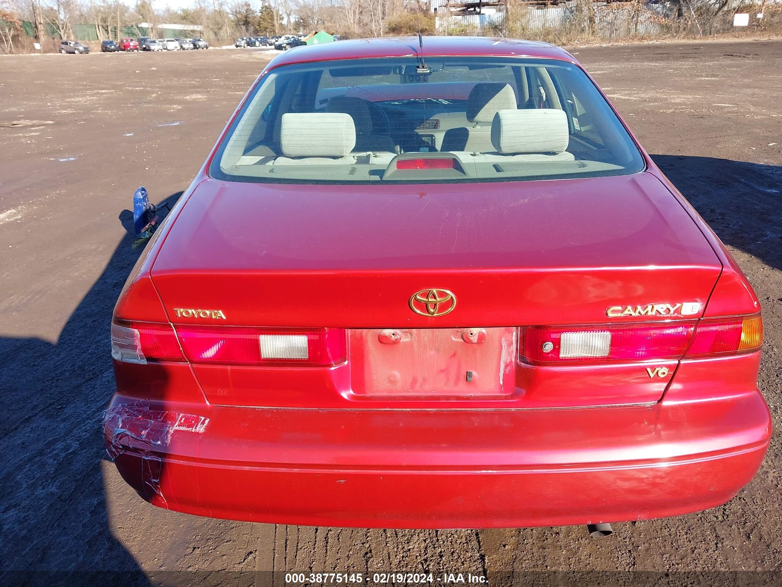 Photo 15 VIN: 4T1BF22K7VU012384 - TOYOTA CAMRY 