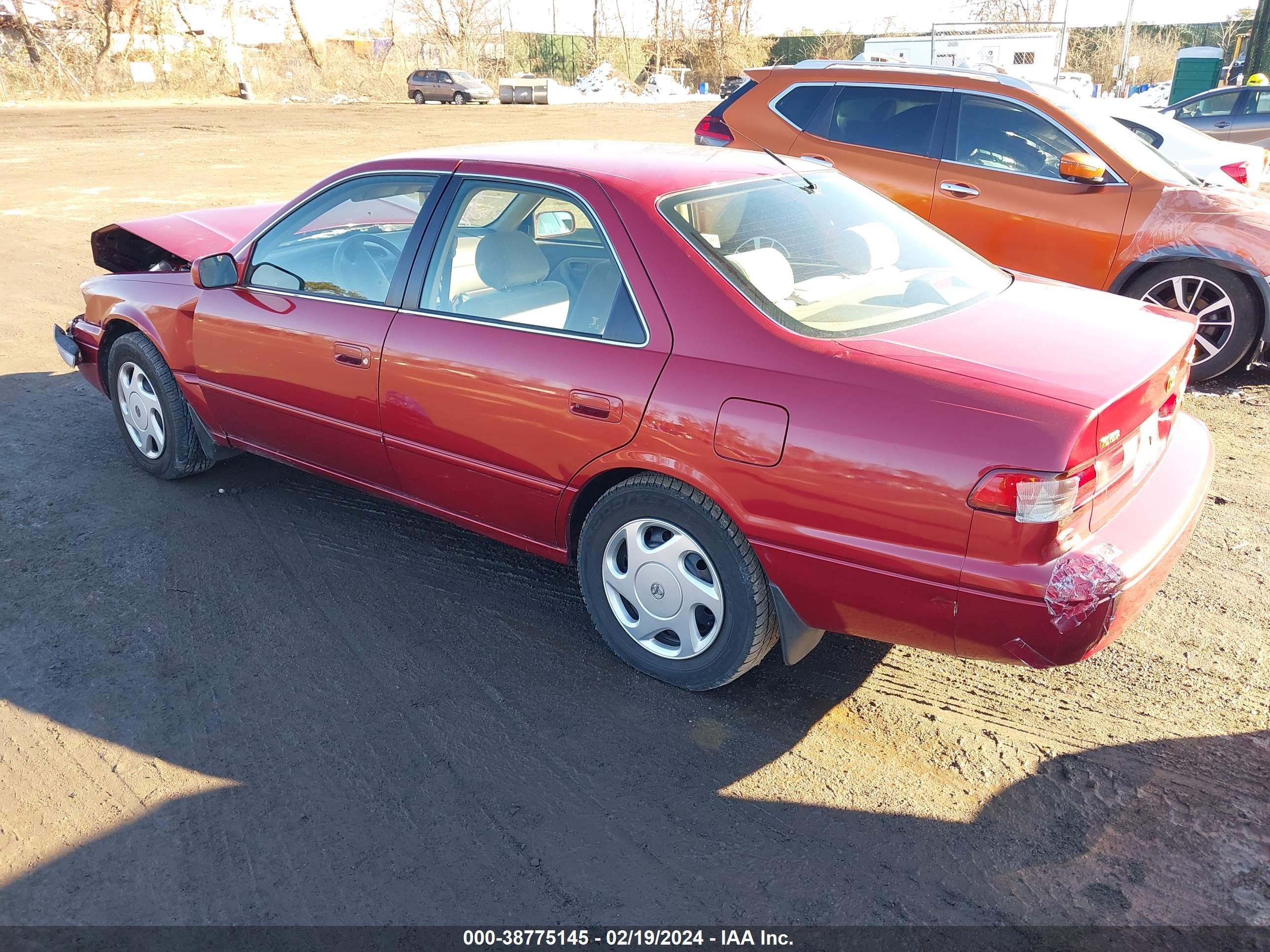 Photo 2 VIN: 4T1BF22K7VU012384 - TOYOTA CAMRY 