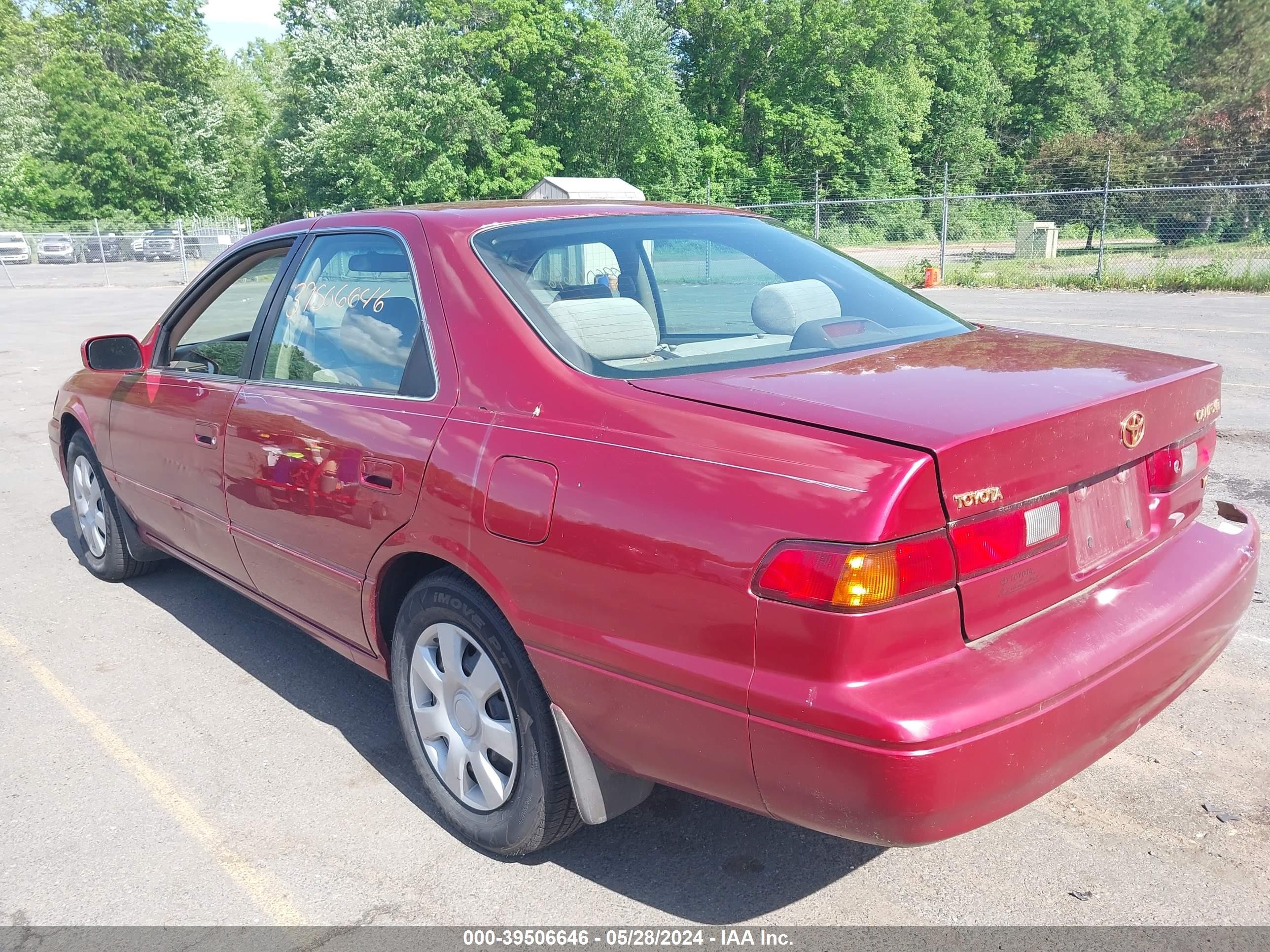 Photo 2 VIN: 4T1BF22K7WU927575 - TOYOTA CAMRY 