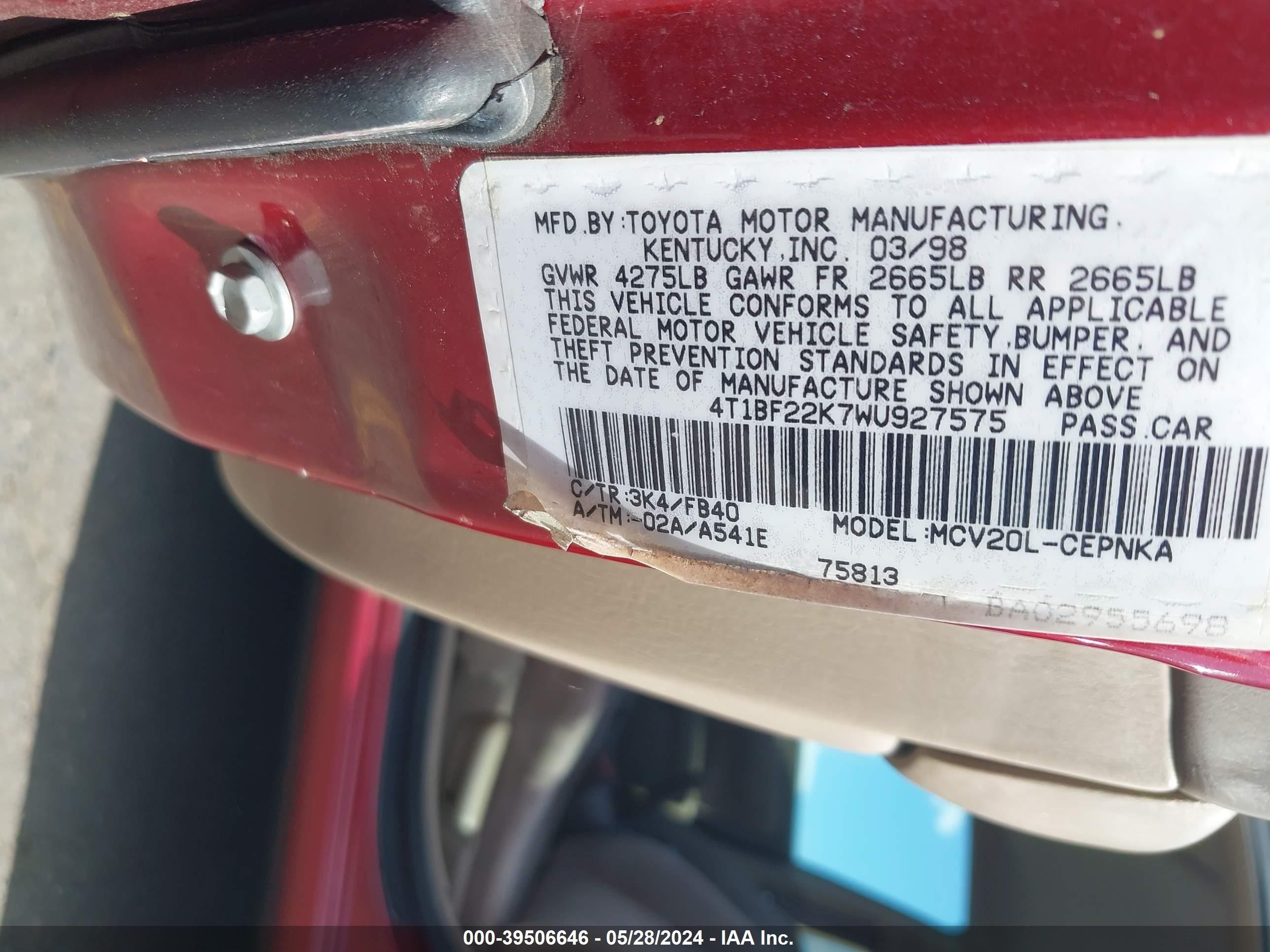 Photo 8 VIN: 4T1BF22K7WU927575 - TOYOTA CAMRY 