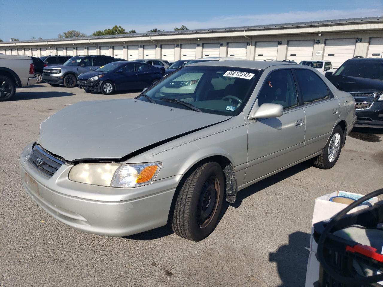 Photo 0 VIN: 4T1BF22K7YU111615 - TOYOTA CAMRY 