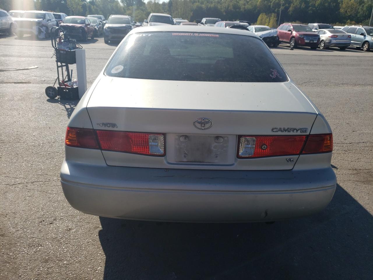 Photo 5 VIN: 4T1BF22K7YU111615 - TOYOTA CAMRY 