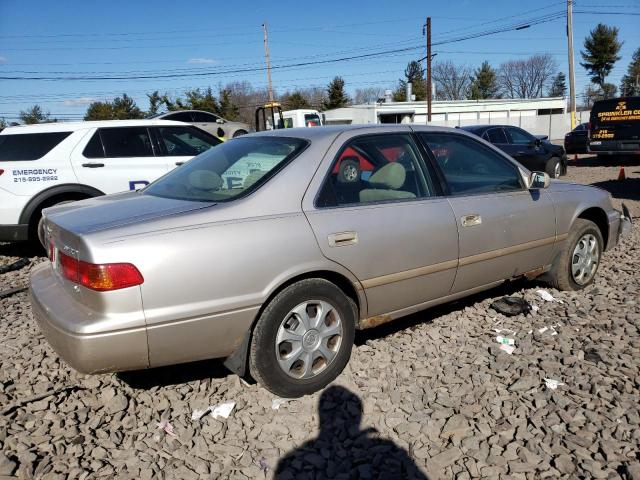 Photo 2 VIN: 4T1BF22K7YU951894 - TOYOTA CAMRY 