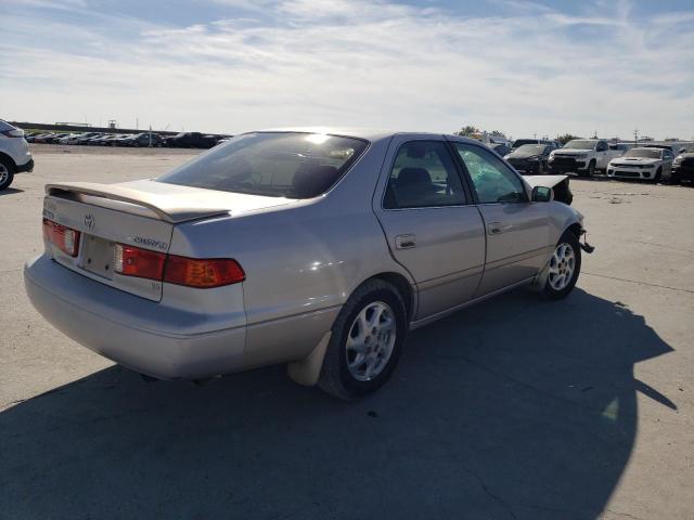 Photo 2 VIN: 4T1BF22K81U115257 - TOYOTA CAMRY 