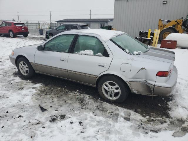 Photo 1 VIN: 4T1BF22K8VU031588 - TOYOTA CAMRY CE 