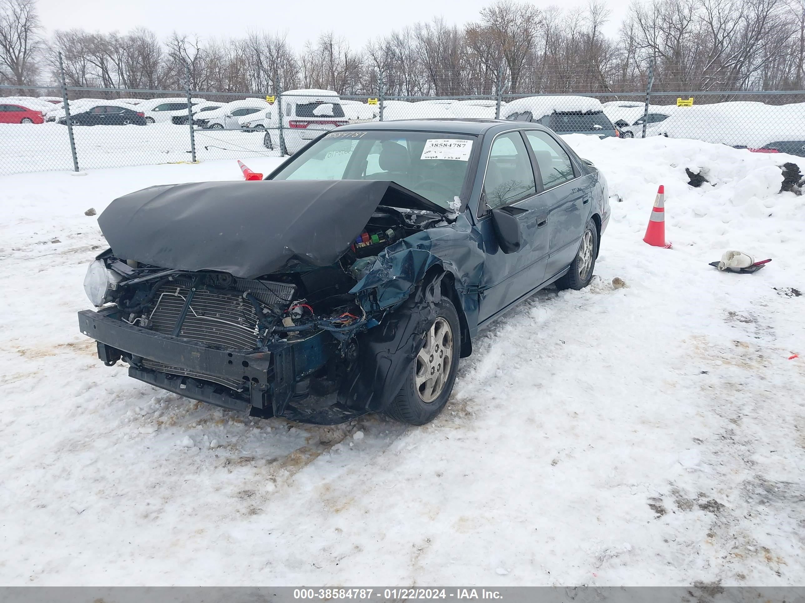 Photo 1 VIN: 4T1BF22K8VU913604 - TOYOTA CAMRY 