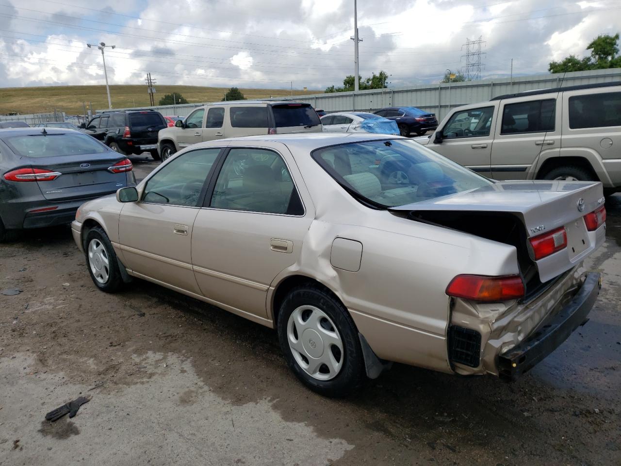 Photo 1 VIN: 4T1BF22K9VU016064 - TOYOTA CAMRY 