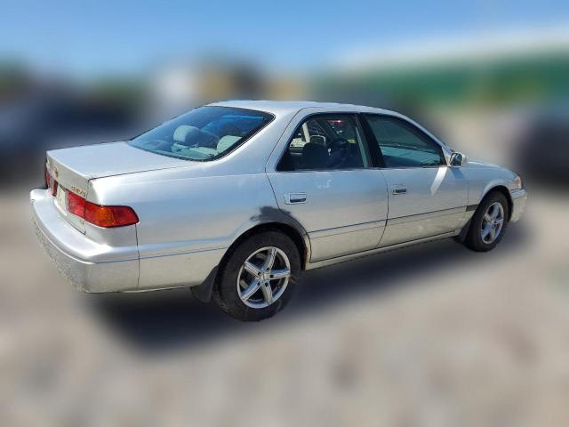 Photo 2 VIN: 4T1BF22K9YU102849 - TOYOTA CAMRY 