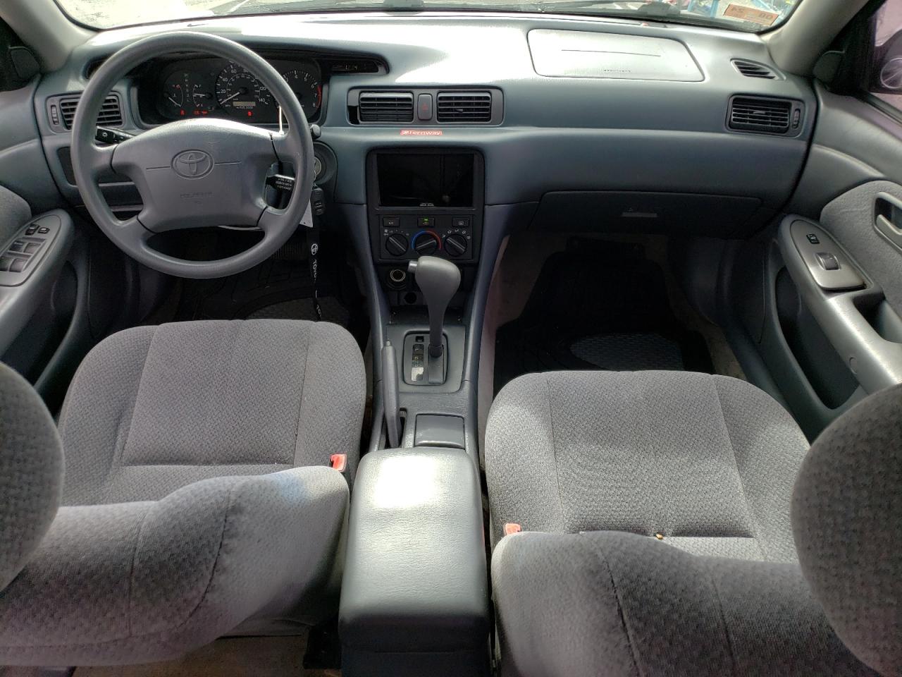 Photo 7 VIN: 4T1BF22K9YU952805 - TOYOTA CAMRY 