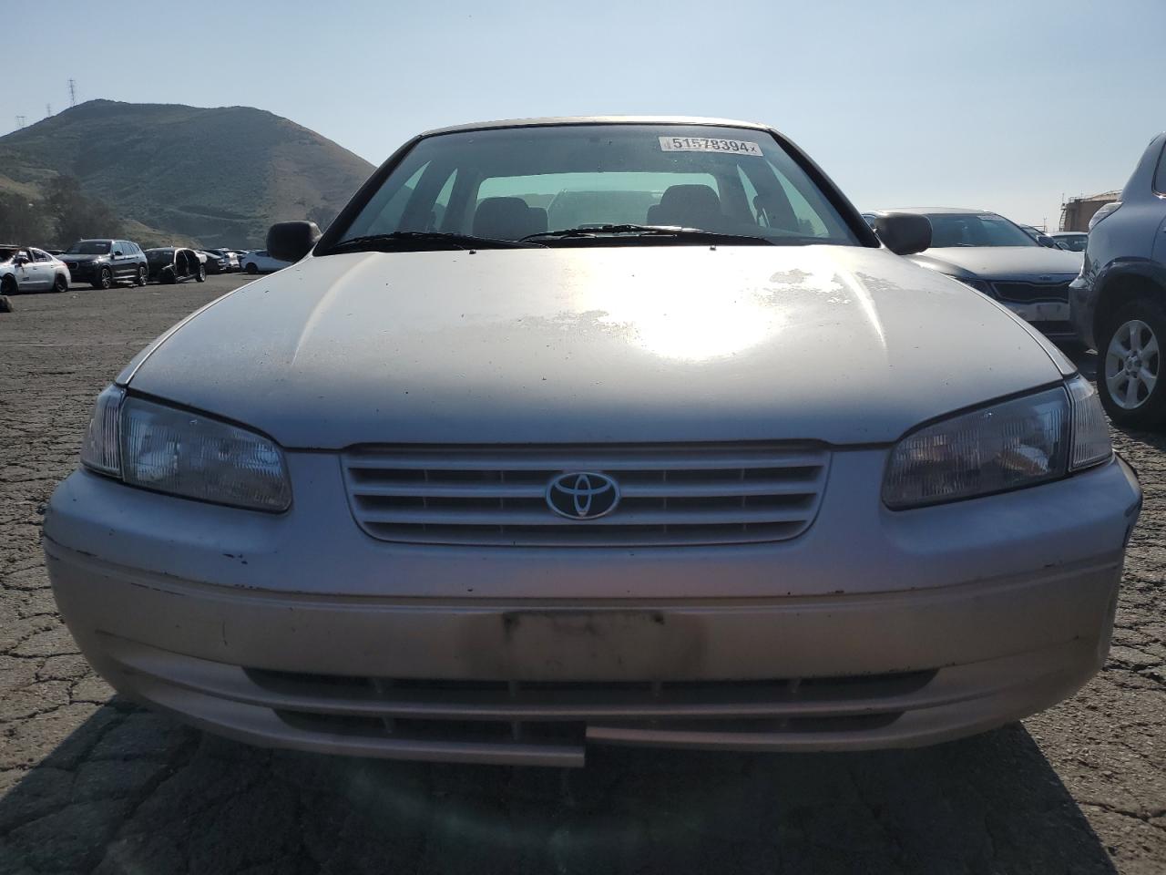 Photo 4 VIN: 4T1BF22KXVU911305 - TOYOTA CAMRY 