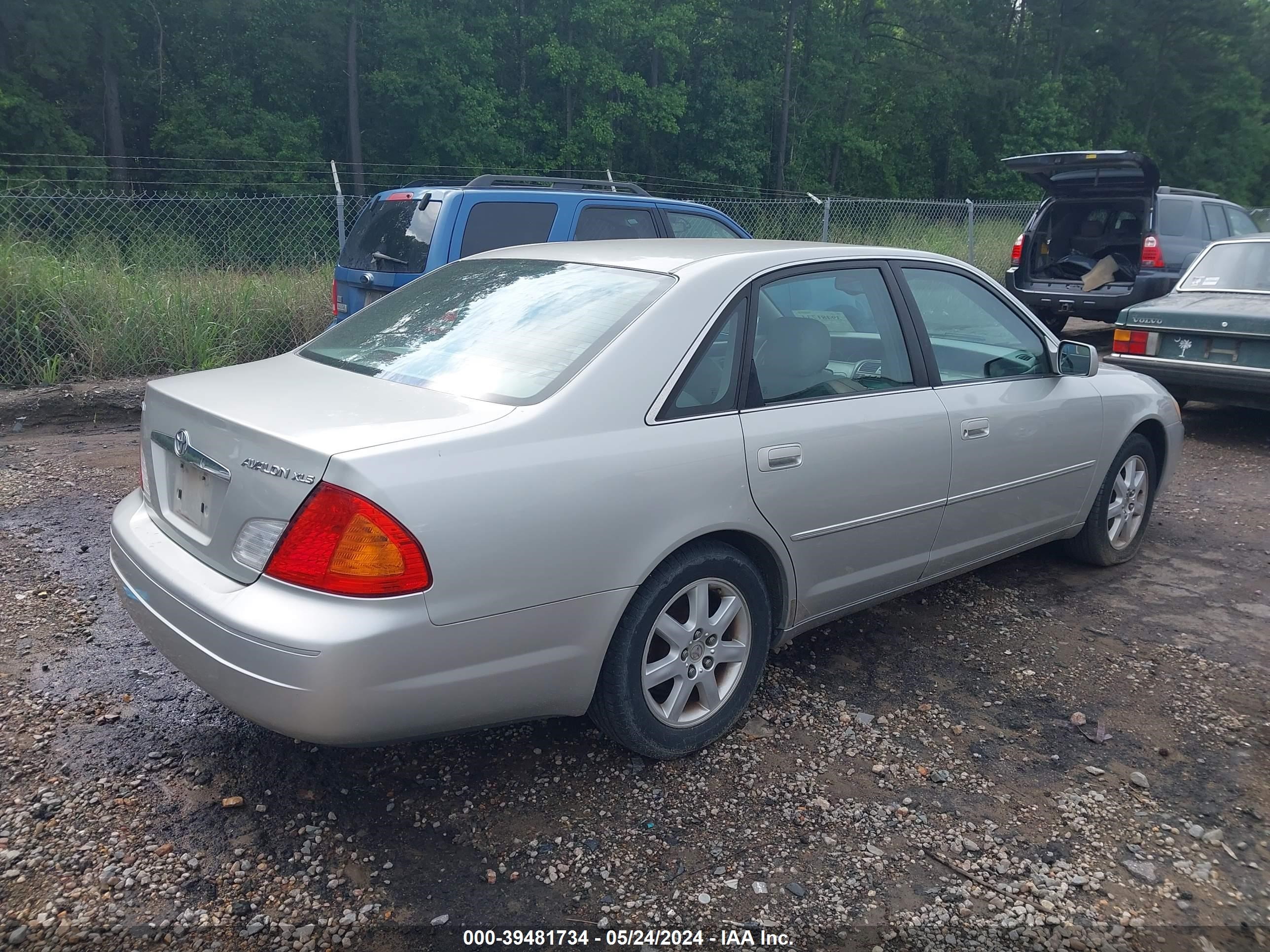 Photo 3 VIN: 4T1BF28B02U243680 - TOYOTA AVALON 