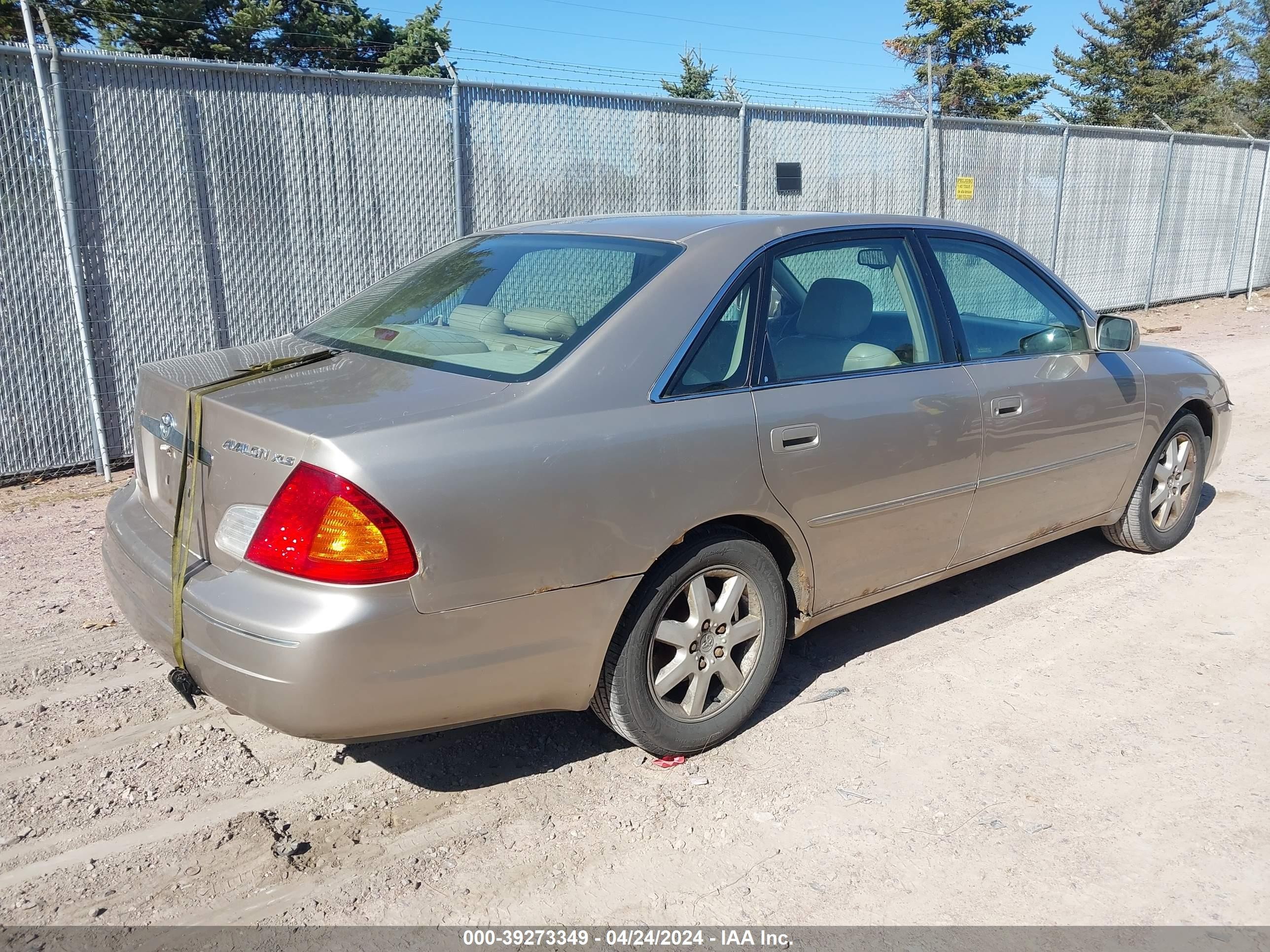 Photo 3 VIN: 4T1BF28B02U266506 - TOYOTA AVALON 