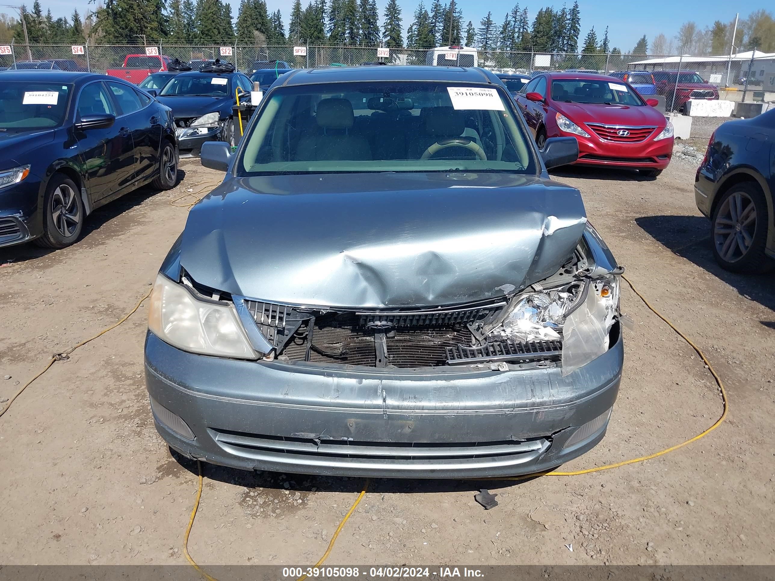 Photo 11 VIN: 4T1BF28B1YU035350 - TOYOTA AVALON 