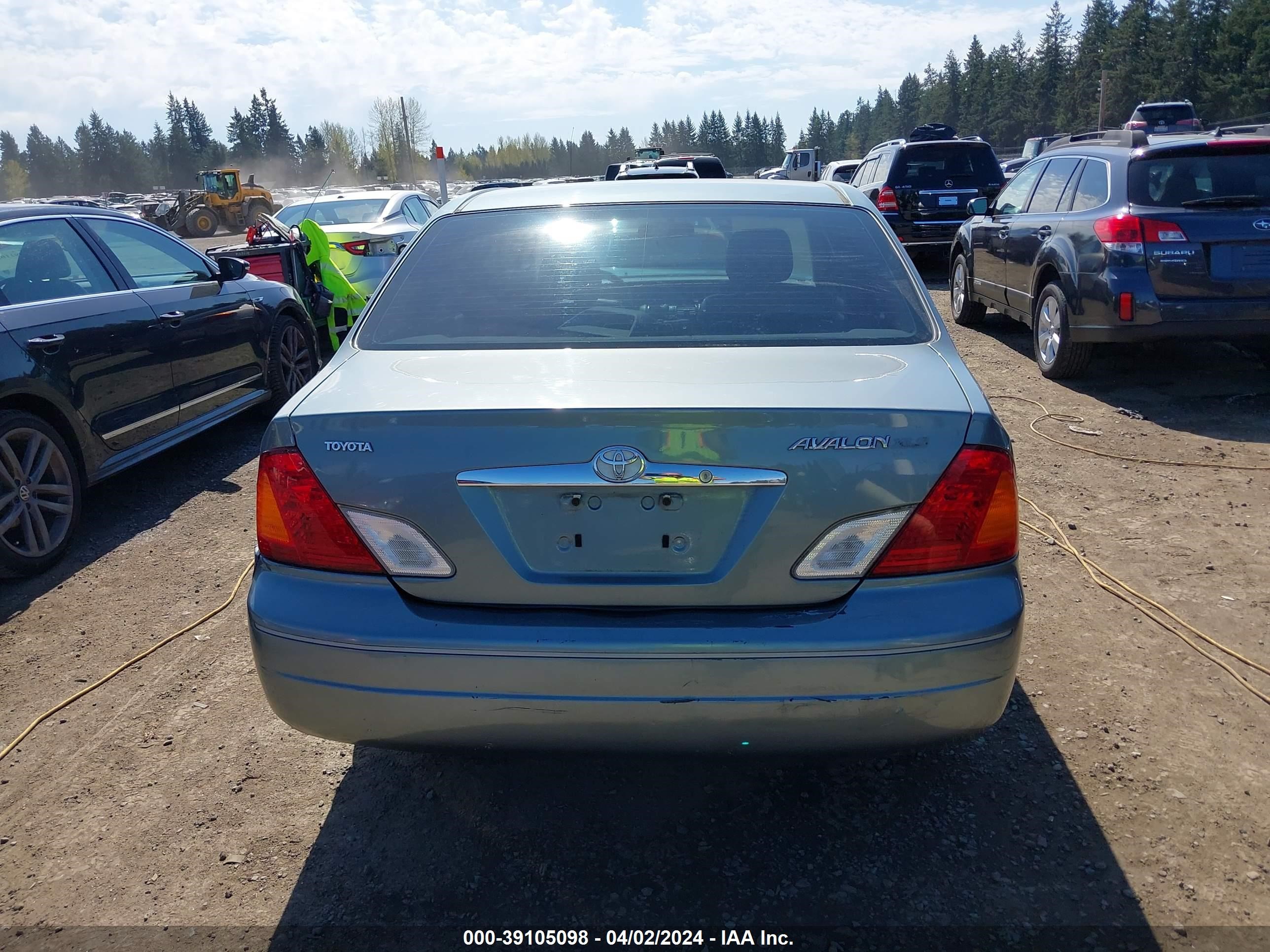 Photo 15 VIN: 4T1BF28B1YU035350 - TOYOTA AVALON 