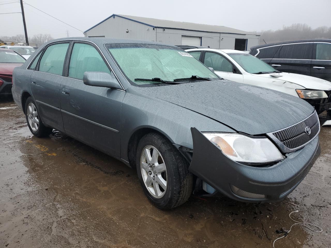 Photo 3 VIN: 4T1BF28B1YU068266 - TOYOTA AVALON 