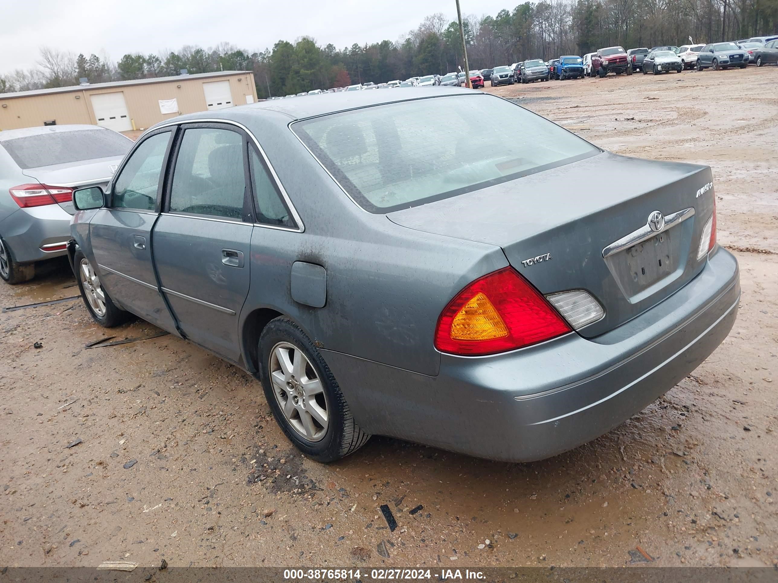 Photo 2 VIN: 4T1BF28B22U253028 - TOYOTA AVALON 